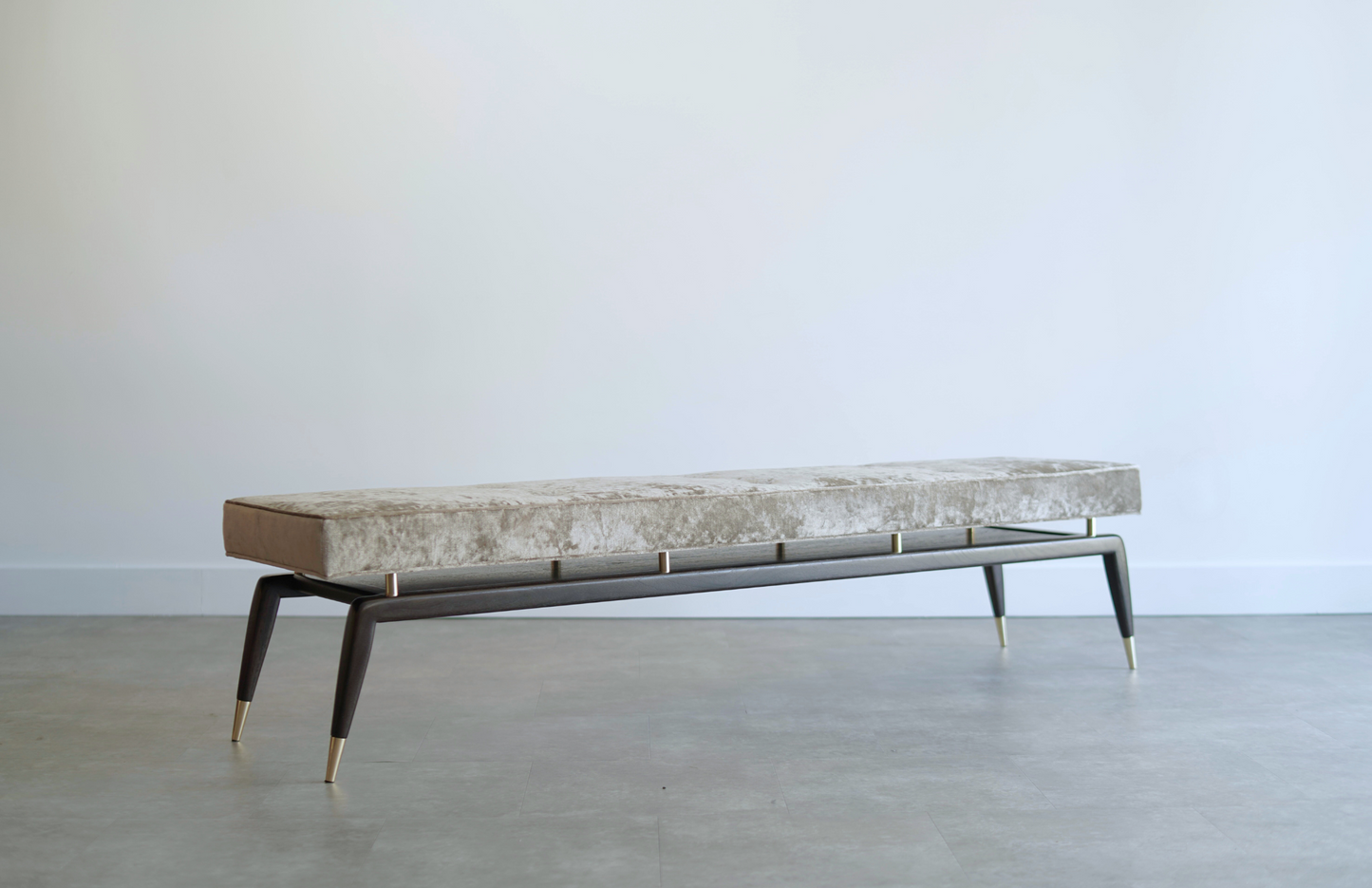 GIO Bench Series 72 in Espresso
