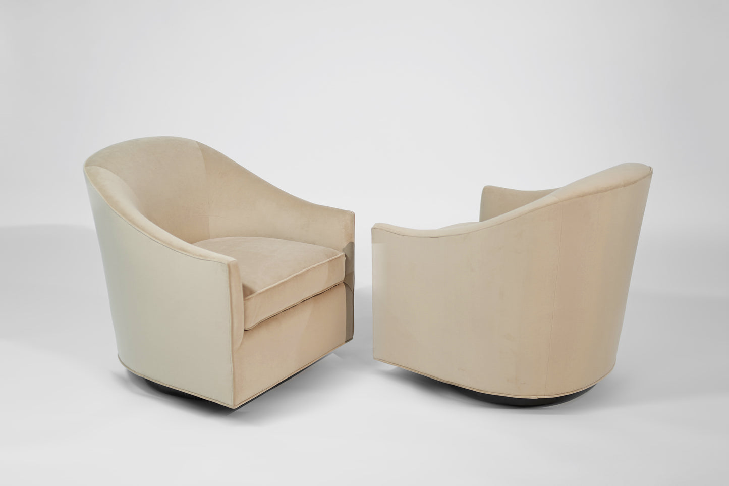 Milo Baughman Swivel Chais on Bronze Supports, C. 1970s