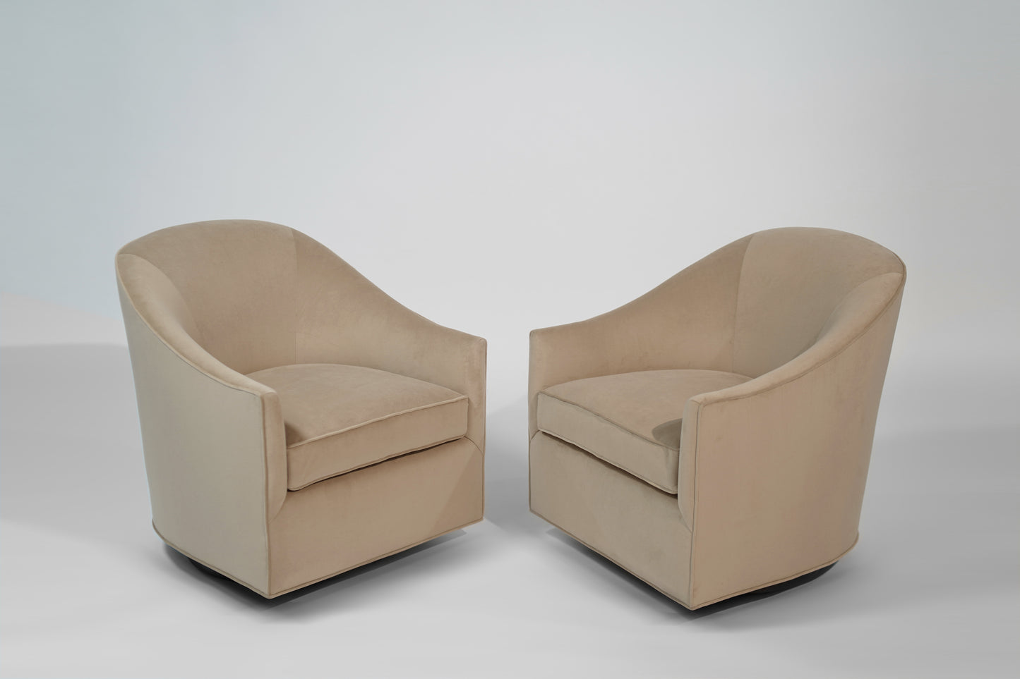 Milo Baughman Swivel Chais on Bronze Supports, C. 1970s