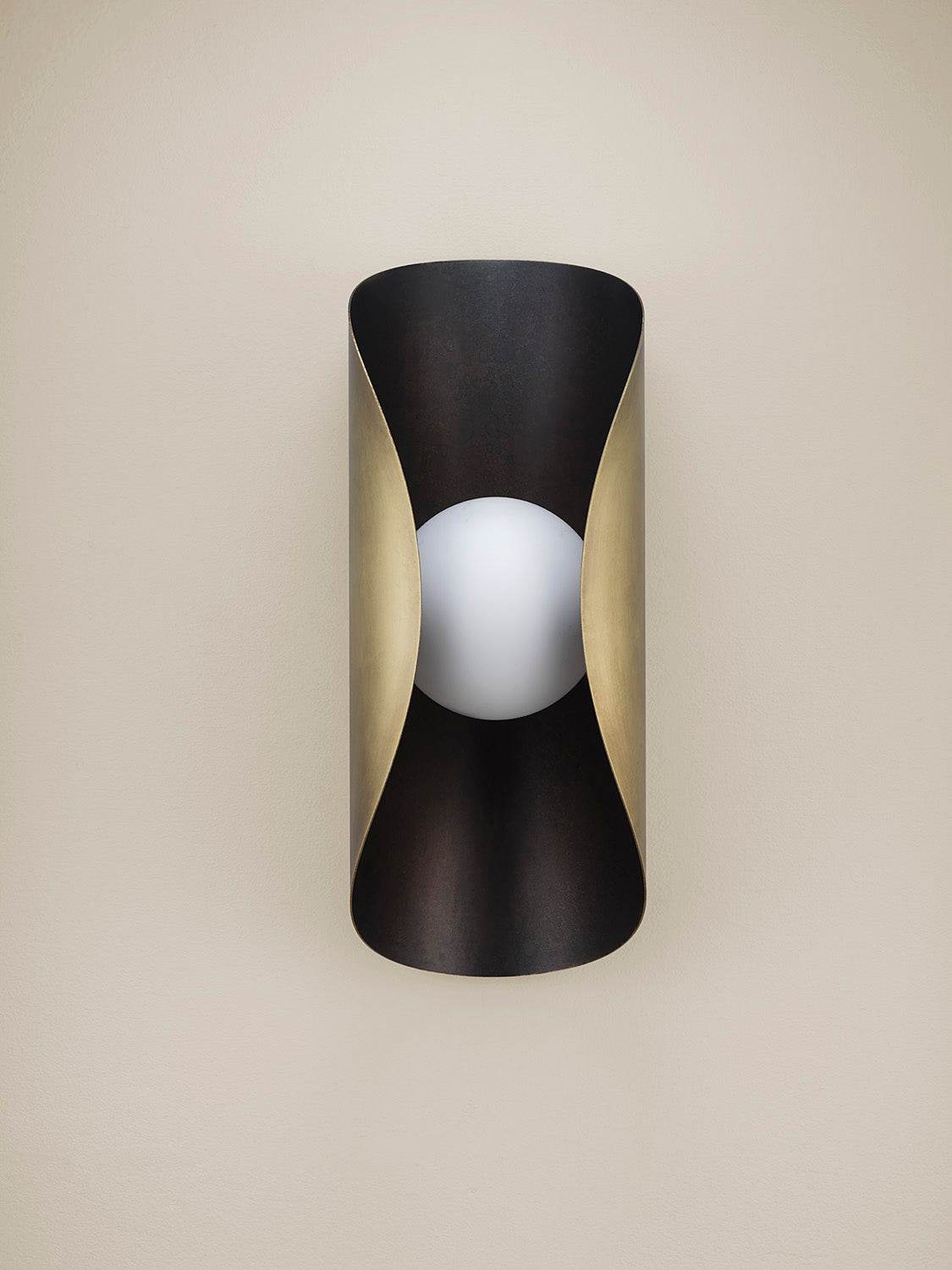 Perla (Natural Brass exterior, Dark Bronze Enamel interior)