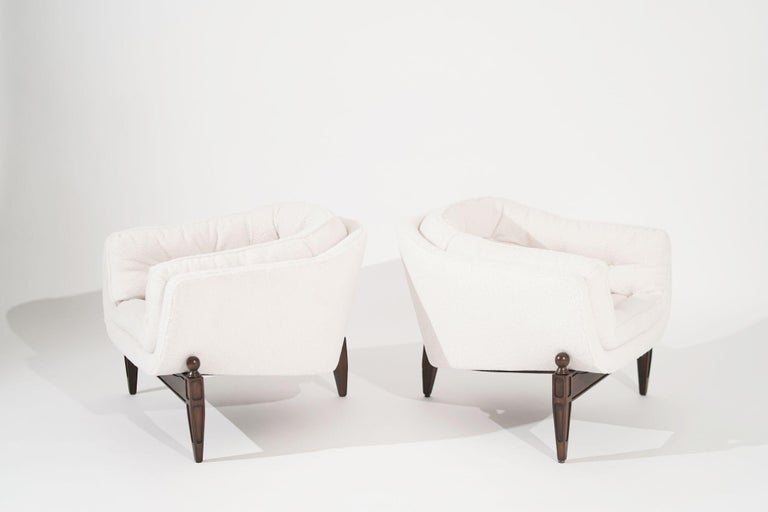 Set of Transitional Tripod Lounge Chairs in Wool, circa 1950s