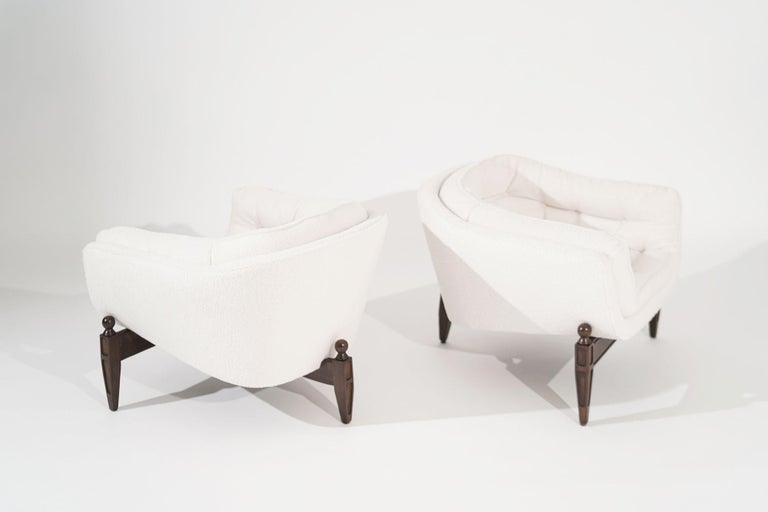 Set of Transitional Tripod Lounge Chairs in Wool, circa 1950s