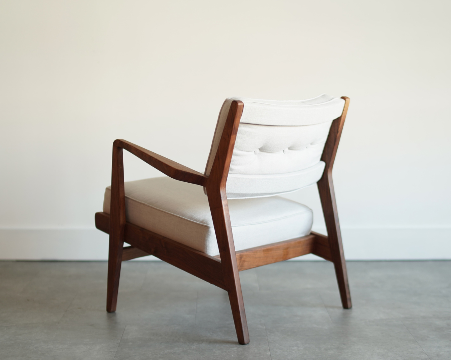 Walnut Lounge Chairs in Grey Linen by Jens Risom, Model U430, C. 1950s