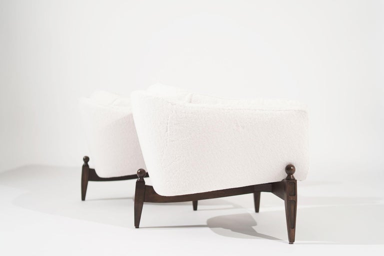 Set of Transitional Tripod Lounge Chairs in Wool, circa 1950s