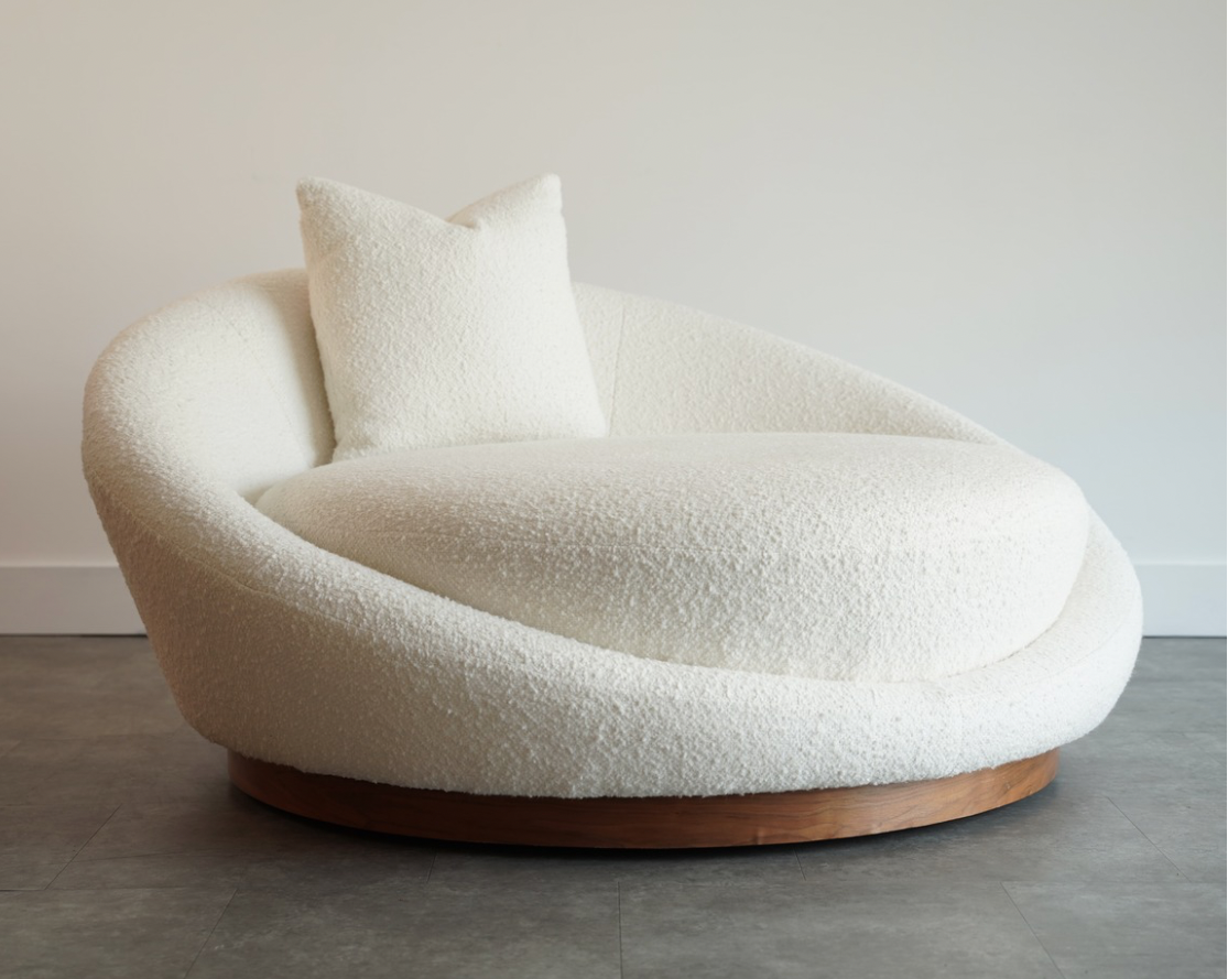 Milo Baughman Satellite Chaise Lounge in Boucle and Walnut, C. 1970s