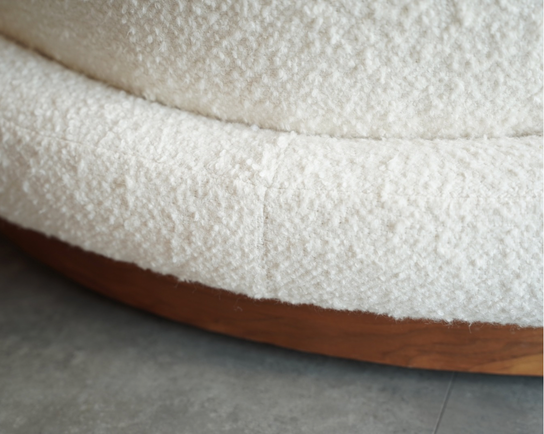 Milo Baughman Satellite Chaise Lounge in Boucle and Walnut, C. 1970s