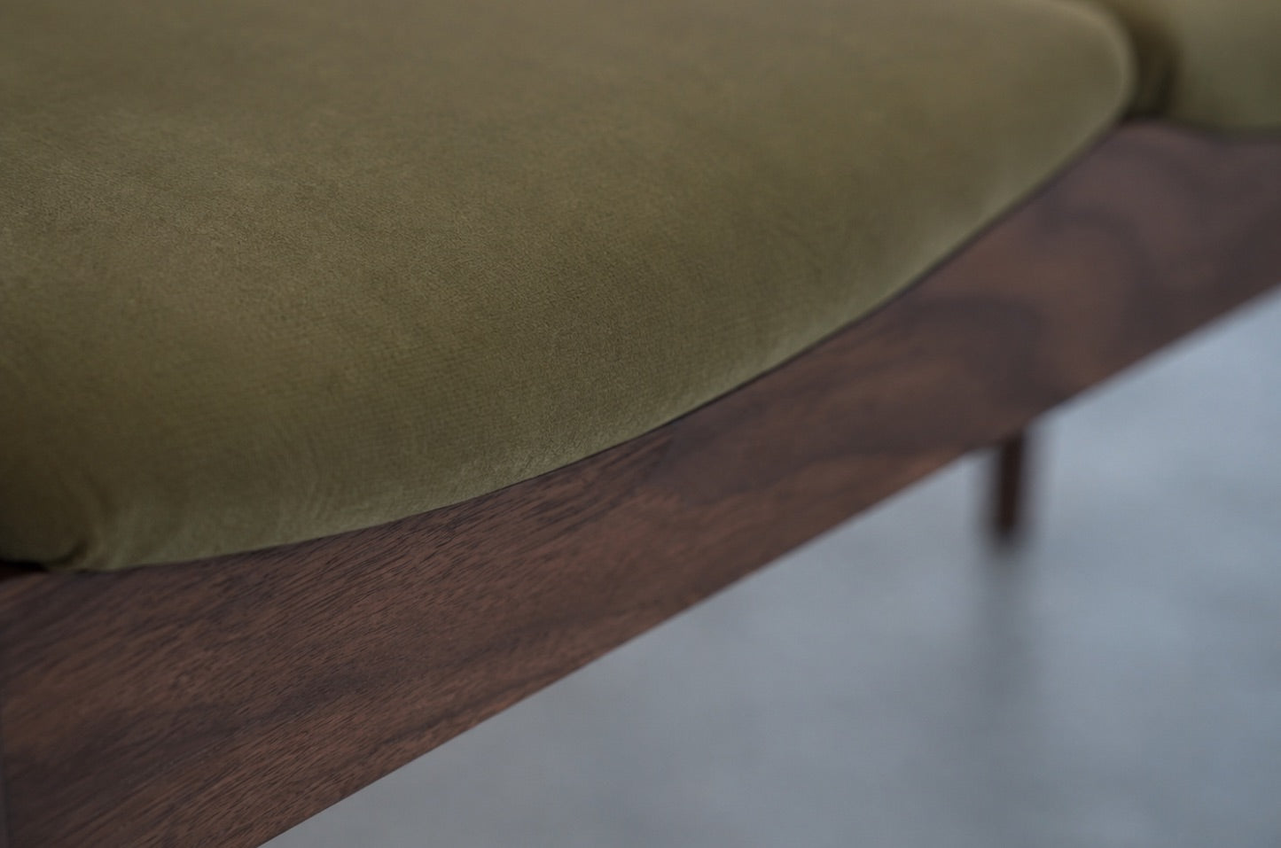 Wave III Bench in Espresso Walnut