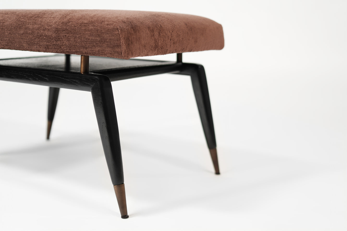 GIO Bench Series 32 in Blackout Oak