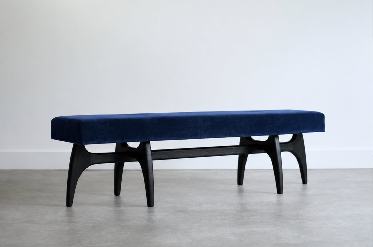 Odyssey Bench Series 60 in Blackout Oak