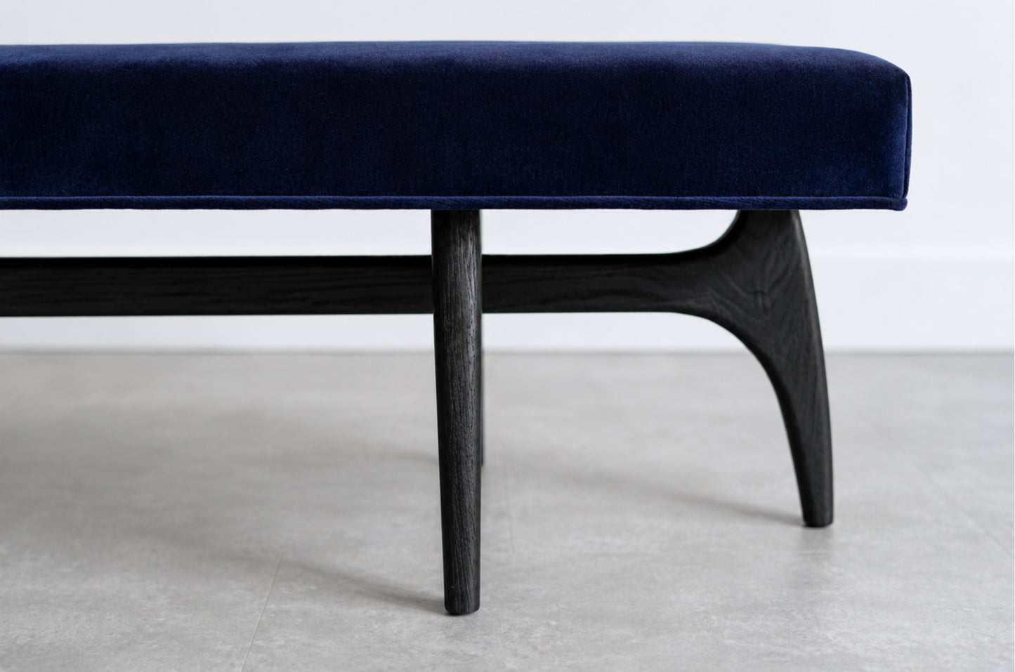 Odyssey Bench Series 60 in Blackout Oak